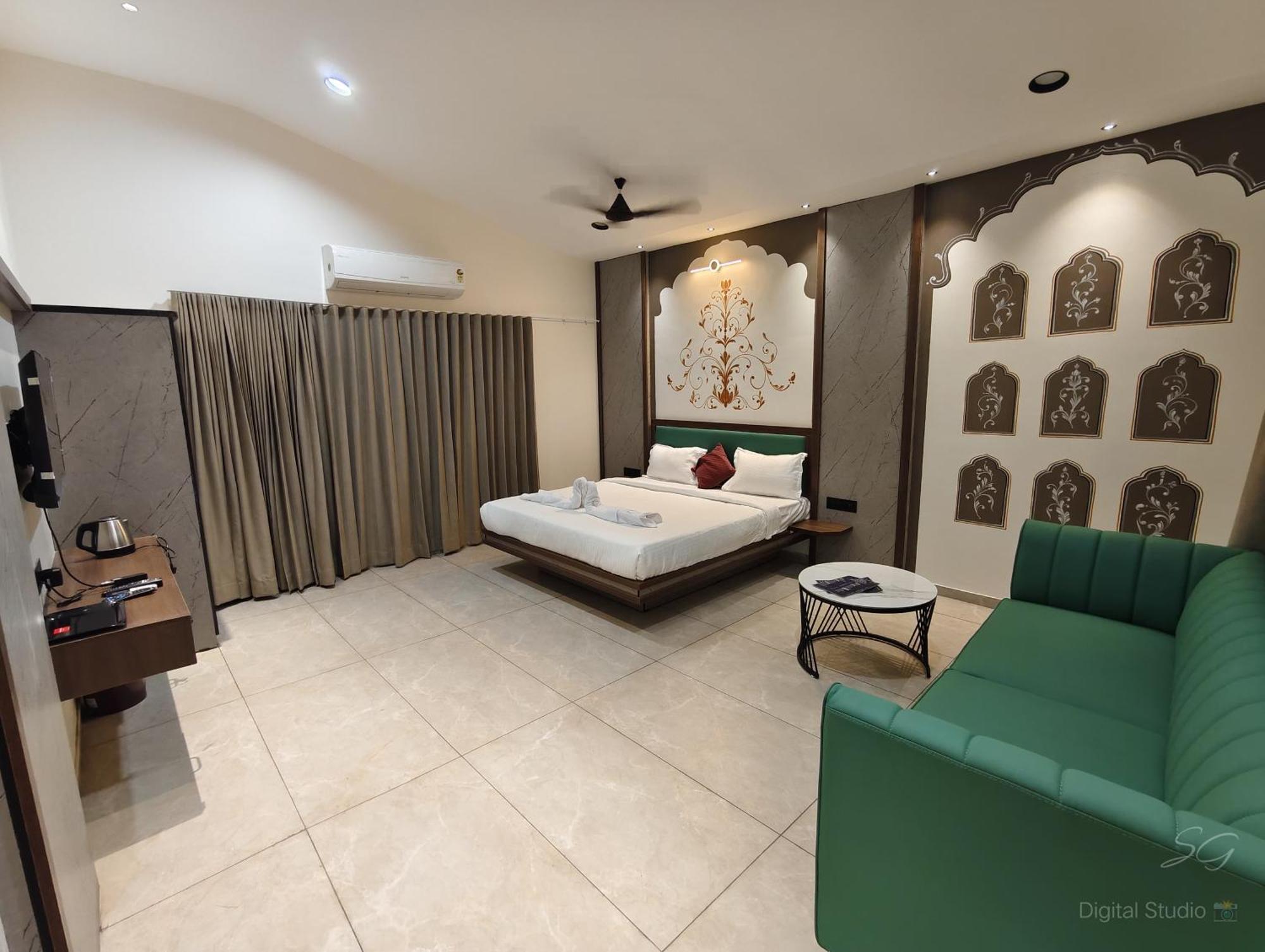 Shree Jalaram Resort Kodāe Exterior foto