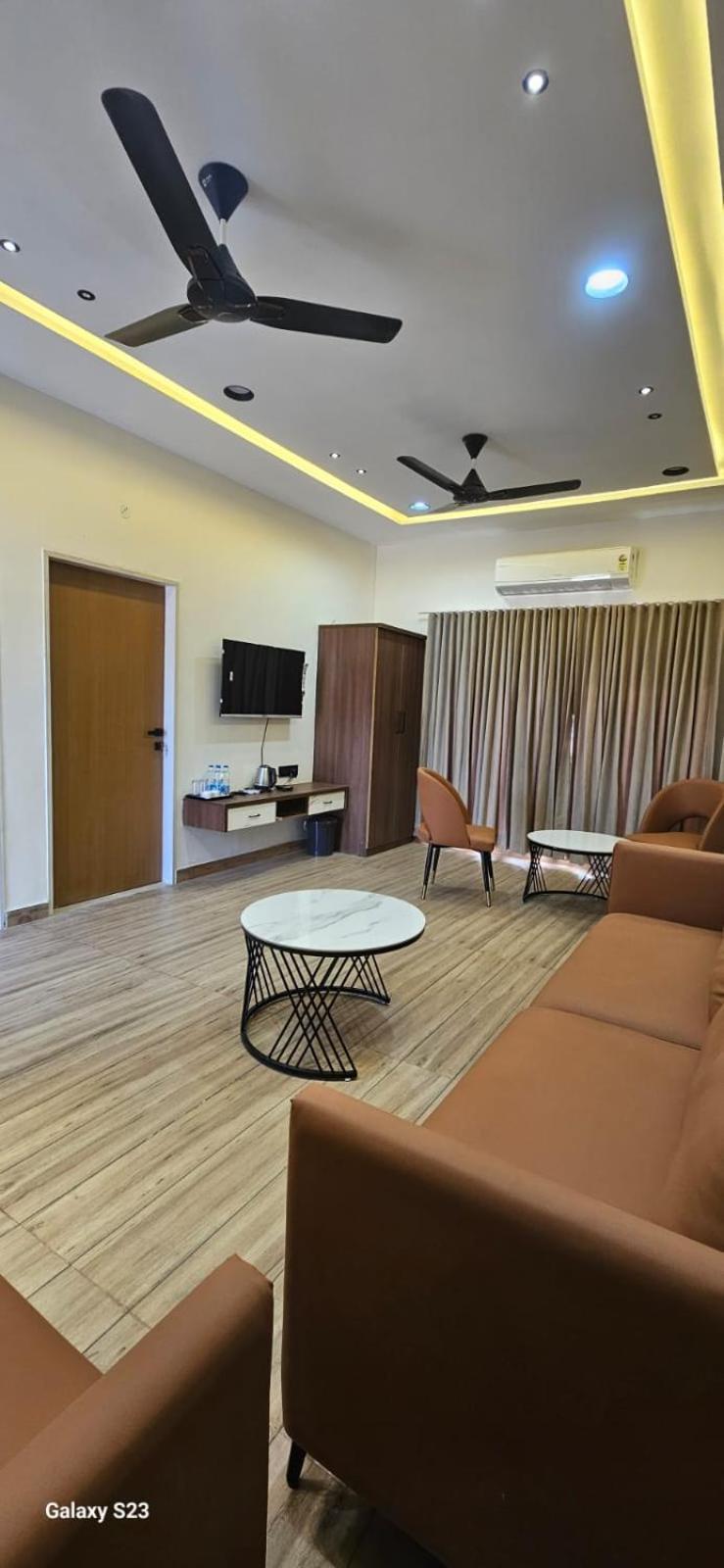 Shree Jalaram Resort Kodāe Exterior foto