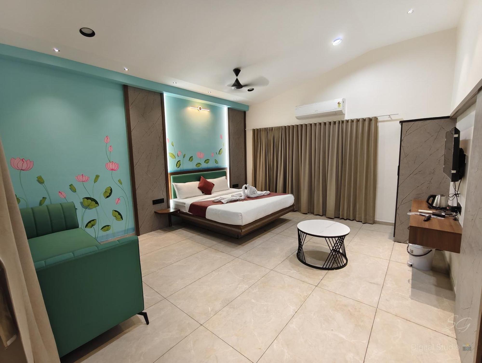 Shree Jalaram Resort Kodāe Exterior foto