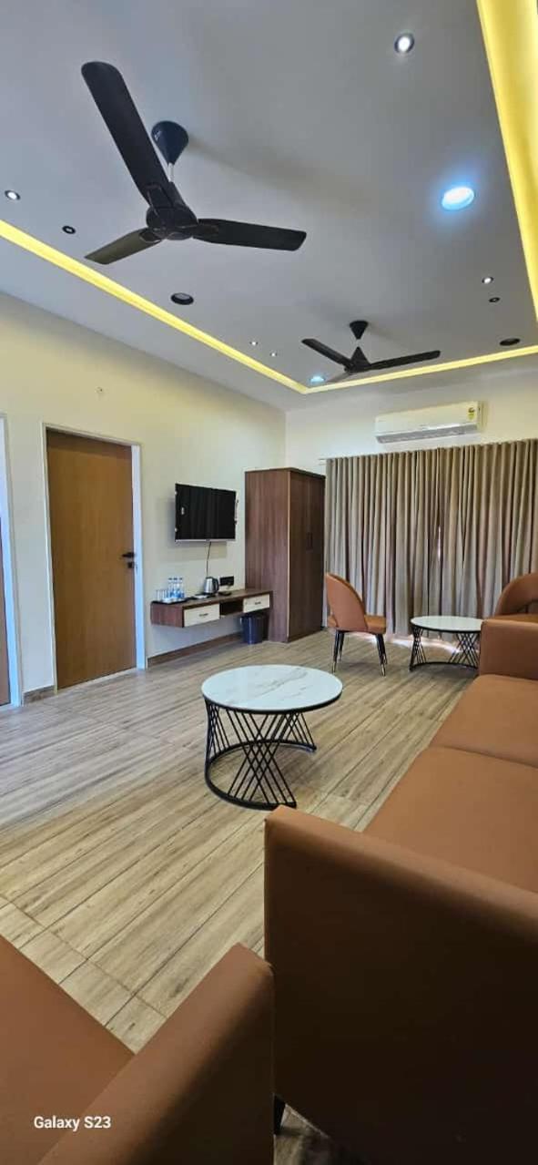 Shree Jalaram Resort Kodāe Exterior foto